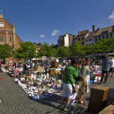 <strong> ></strong> Marolles Flea Market on Place du Jeu de Balle